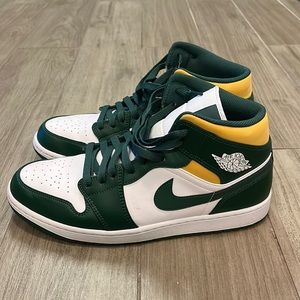 NIKE AIR JORDAN 1’S